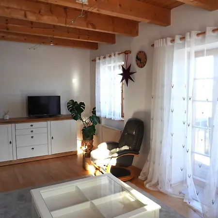 Bergzeit Auf 1000 M Hoehe Mit Balkon, Parkplatz, Wlan, Kueche Apartment